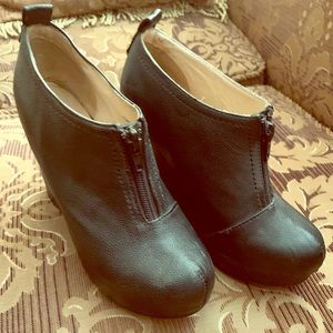 Black Round Toe Wedge Shoes